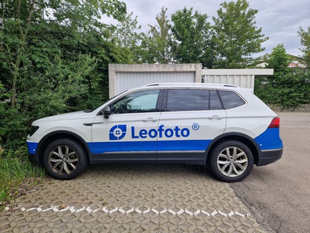 🚗Mit dem Firmenwagen on Tour!🌍
Unser Außendienstler ist mit diesem schicken Fahrzeug in ganz Deutschland unterwegs, um unter anderem die Marke Leofoto zu repräsentieren. Ob auf Messen, bei Kundenbesuchen oder unterwegs zu neuen Abenteuern – der Firmenwagen sorgt immer für einen starken Auftritt!✨

#nimaxgmbh #ecommerce
__________________________________
#NimaxGmbH #Leofoto #Firmenwagen #OnTour #Außendienst #Messe #Optik #Foto #Fotografie #Leidenschaft #nimax #nimaxfamily #workfamily #astronomy