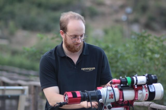 Unsere internationalen Mitarbeiter bei der Starparty in Sizilien🌌✨
Unsere Kollegen aus Italien hatten die Gelegenheit, sich bei der Starparty in Sizilien mit Astronomie-Enthusiasten auszutauschen und neue Erkenntnisse zu gewinnen. Eine inspirierende Erfahrung unter dem funkelnden Nachthimmel.🌠🔭 

#nimaxgmbh #ecommerce
_________________________________________
#NIMAX #TeamNIMAX #Astronomie #Starparty #Sizilien #InternationalesTeam #LebenBeiNIMAX #Sterne #Teleskope #nimax #nimaxfamily #astroshop #italien #collegues #workfamily #ecommerce #onlinebusiness #weareone #astronomy #optik #weitblick #durchblick #telescope #astronomy