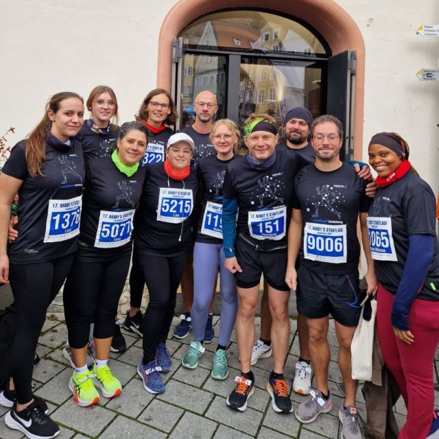 NIMAX beim Hardy’s Stadtlauf in Landsberg 🏃‍♂️
Letzte Woche haben einige unserer Kollegen mutig am Hardy’s Stadtlauf teilgenommen! Nach regelmäßigen Lauftreffs nach der Arbeit waren wir bestens vorbereitet. Ob 5 km, 10 km oder Halbmarathon – unser Team hat die Herausforderung wieder einmal gemeinsam gemeistert! 💪🏅

#nimaxgmbh #ecommerce
___________________________________
#TeamNIMAX #Stadtlauf #HardysLauf #Laufen #Teamwork #WeAreNIMAX #Landsberg #RunningCommunit #hardysstadtlauf #stadtlauflandsberg #vonsportlerzusportler #running #zusammen #laufliebe #bestteam #together