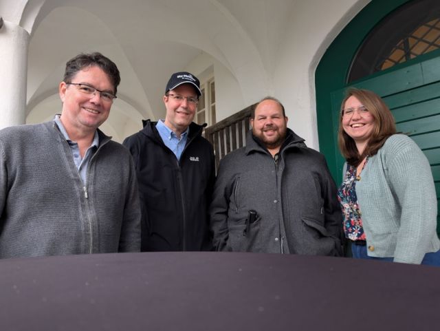 Category Management on Tour!🚶‍♂️
Gestern hat unser Category Management Team einen spannenden Tag in Augsburg verbracht. Sie erkundeten das Fugger und Welser Museum und ließen den Tag bei einem gemeinsamen Essen gemütlich ausklingen. Ein toller Tag voller Geschichte, Teamwork und leckerem Essen! 🏛️ 

#nimaxgmbh #ecommerce
_________________________________
 #TeamNIMAX #CategoryManagement #Teamday #Augsburg #FuggerUndWelserMuseum #WeAreNIMAX #Teambuilding #spaßbeiderarbeit #workfamily #astronomy #ecommerce #microscopy #optik